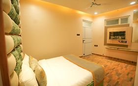 Dashrath Inn Near Ramjanmbhoomi
